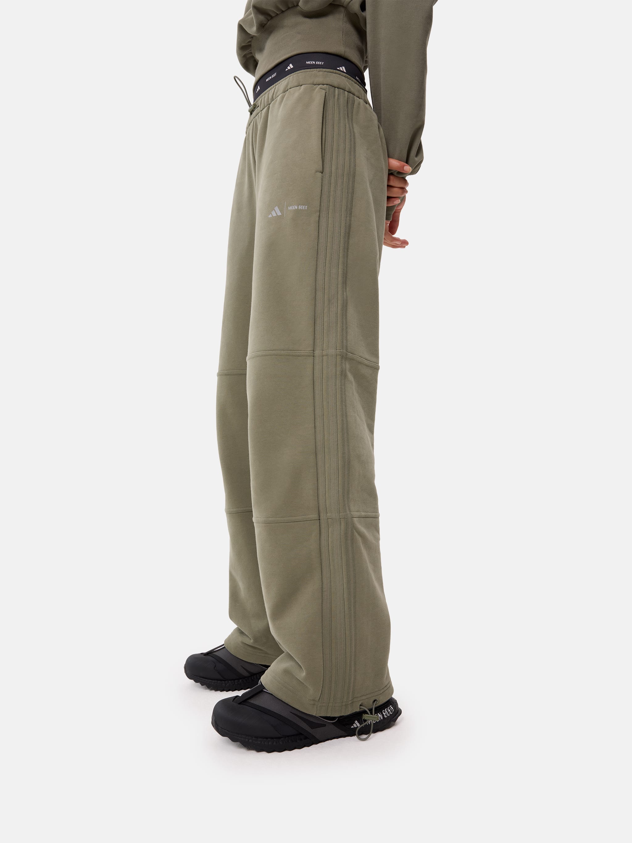 PANTALON DE SUITE ADIDAS X MOON BOOT KHAKI