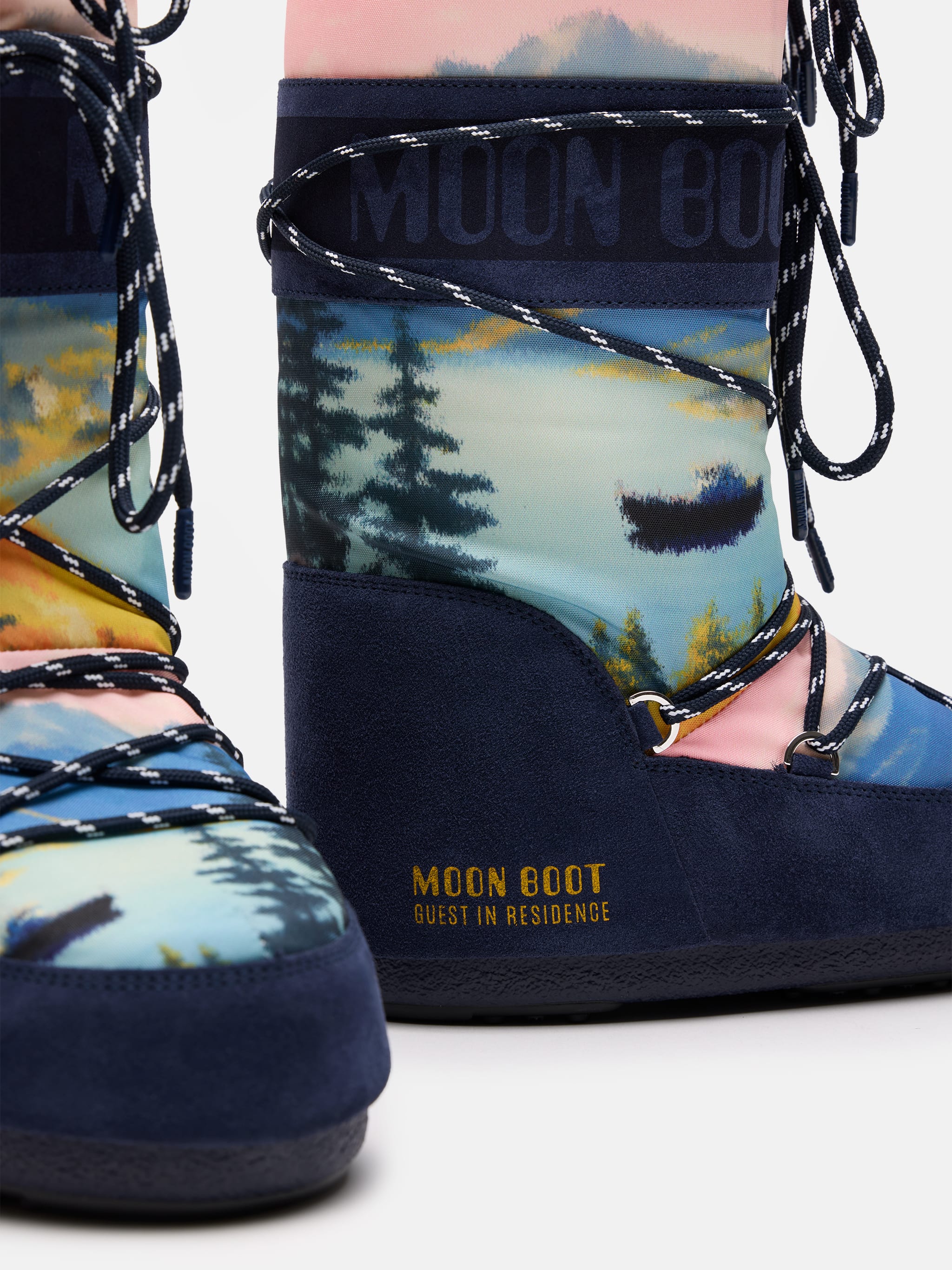 MOON BOOT X GUEST IN RESIDENCE ICON POSTCARD BOTTES MIDNIGHT