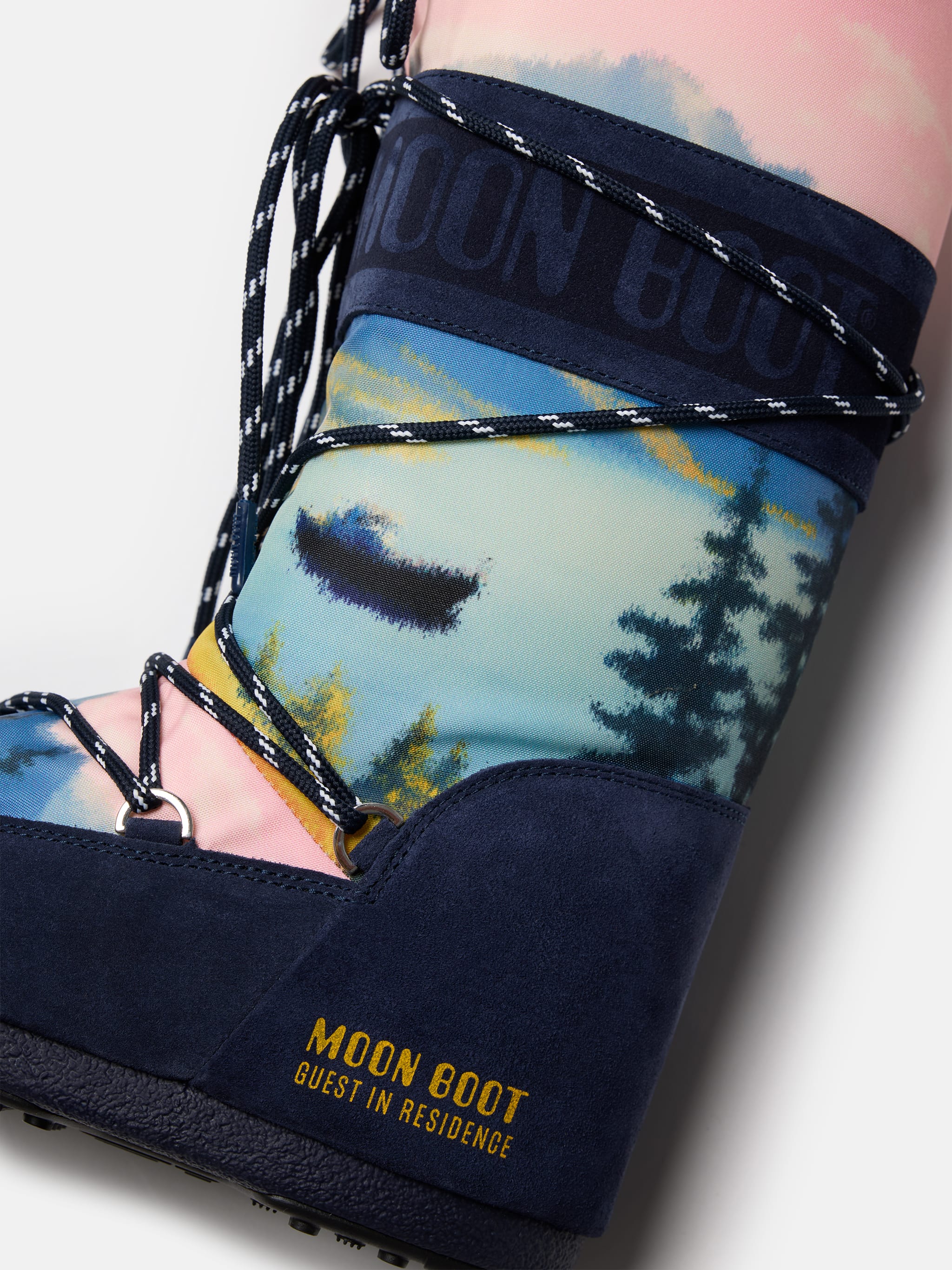 MOON BOOT X GUEST IN RESIDENCE ICON POSTCARD BOTTES MIDNIGHT