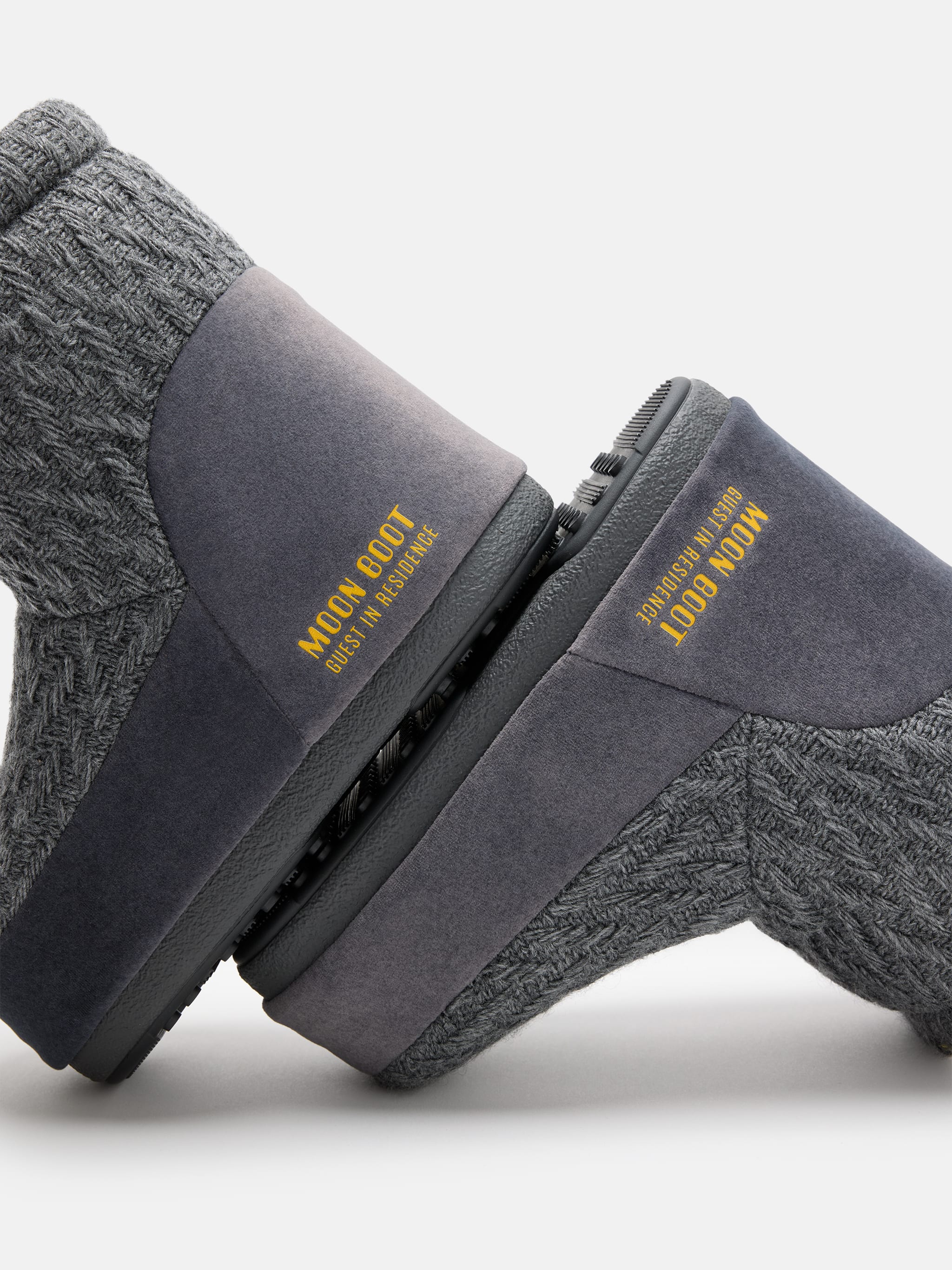 MOON BOOT X GUEST IN RESIDENCE ICON LOW NO LACE BOTTES GRIS TRICOTÉES