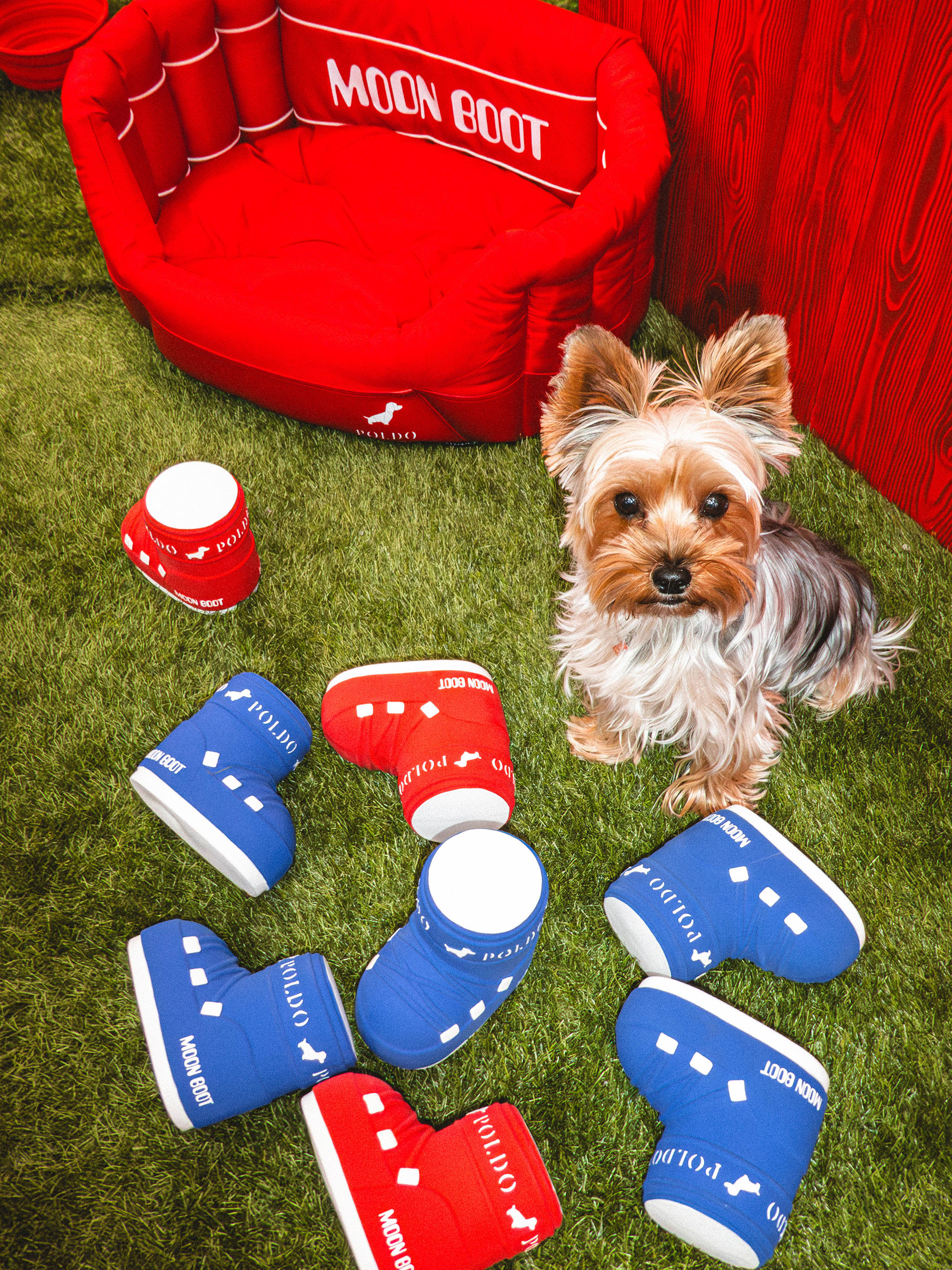 MOON BOOT X POLDO DOG COUTURE LIT DE CHIEN REMBOURRÉ ROUGE