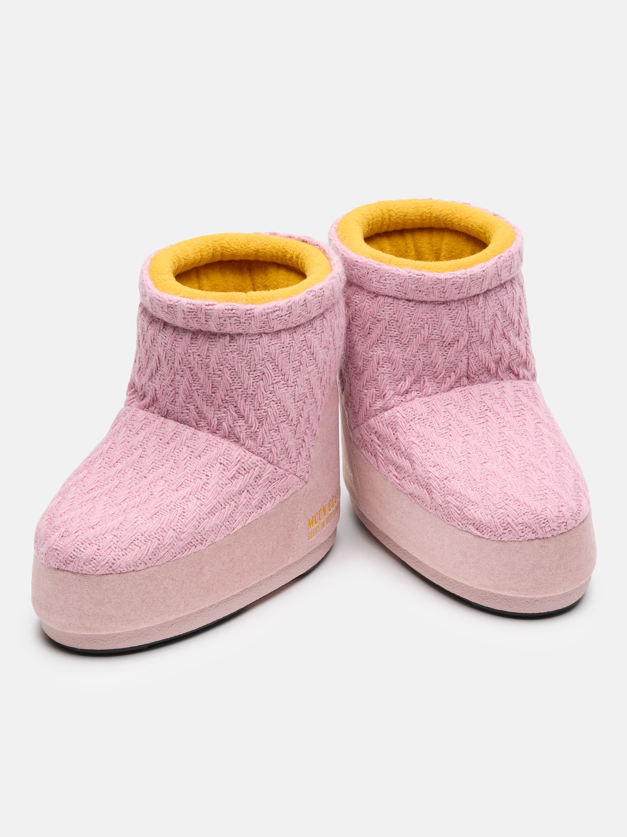 MOON BOOT X GUEST IN RESIDENCE ICON LOW NO LACE BOTTES ROSE TRICOTÉES