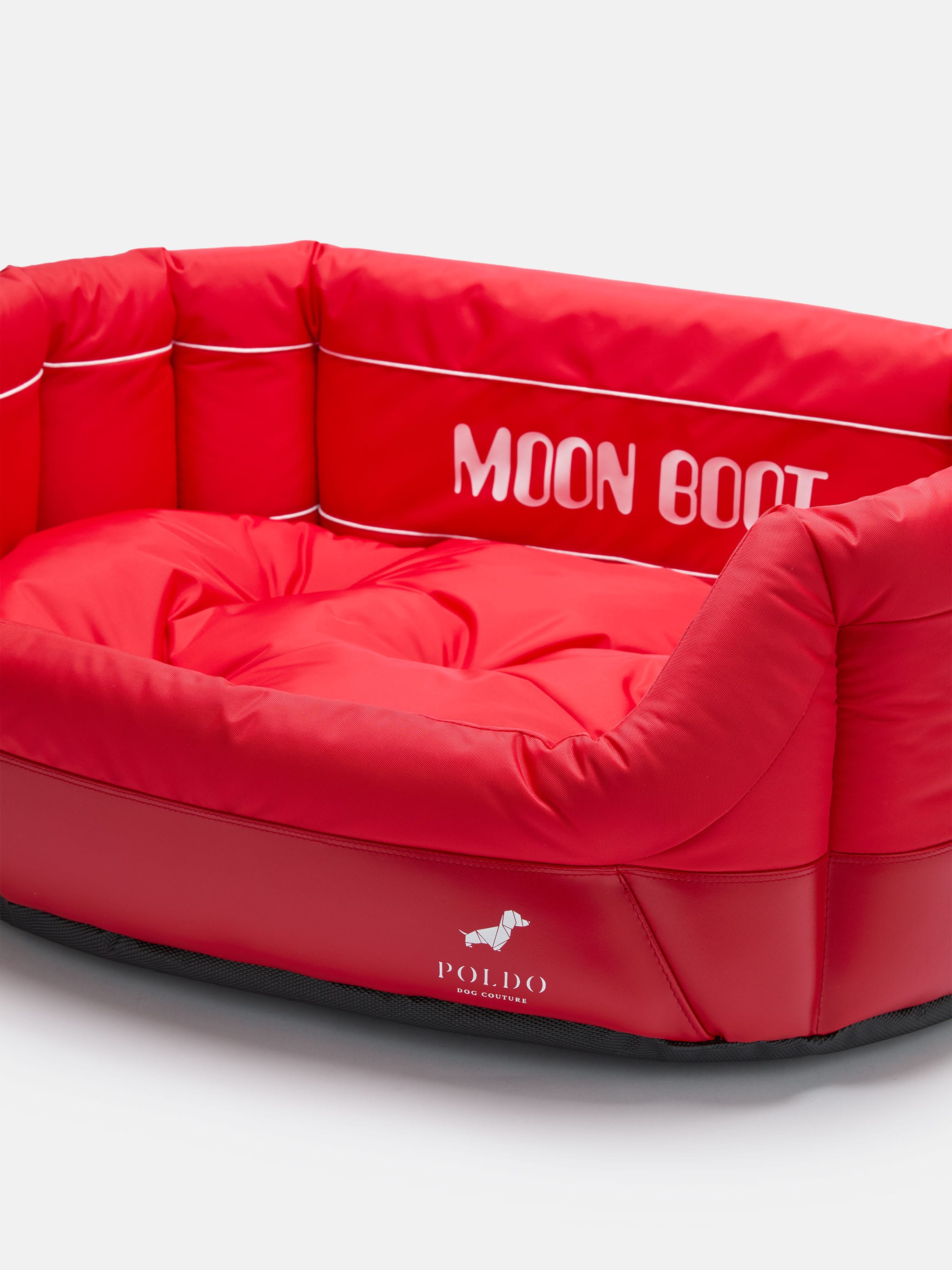MOON BOOT X POLDO DOG COUTURE LIT DE CHIEN REMBOURRÉ ROUGE