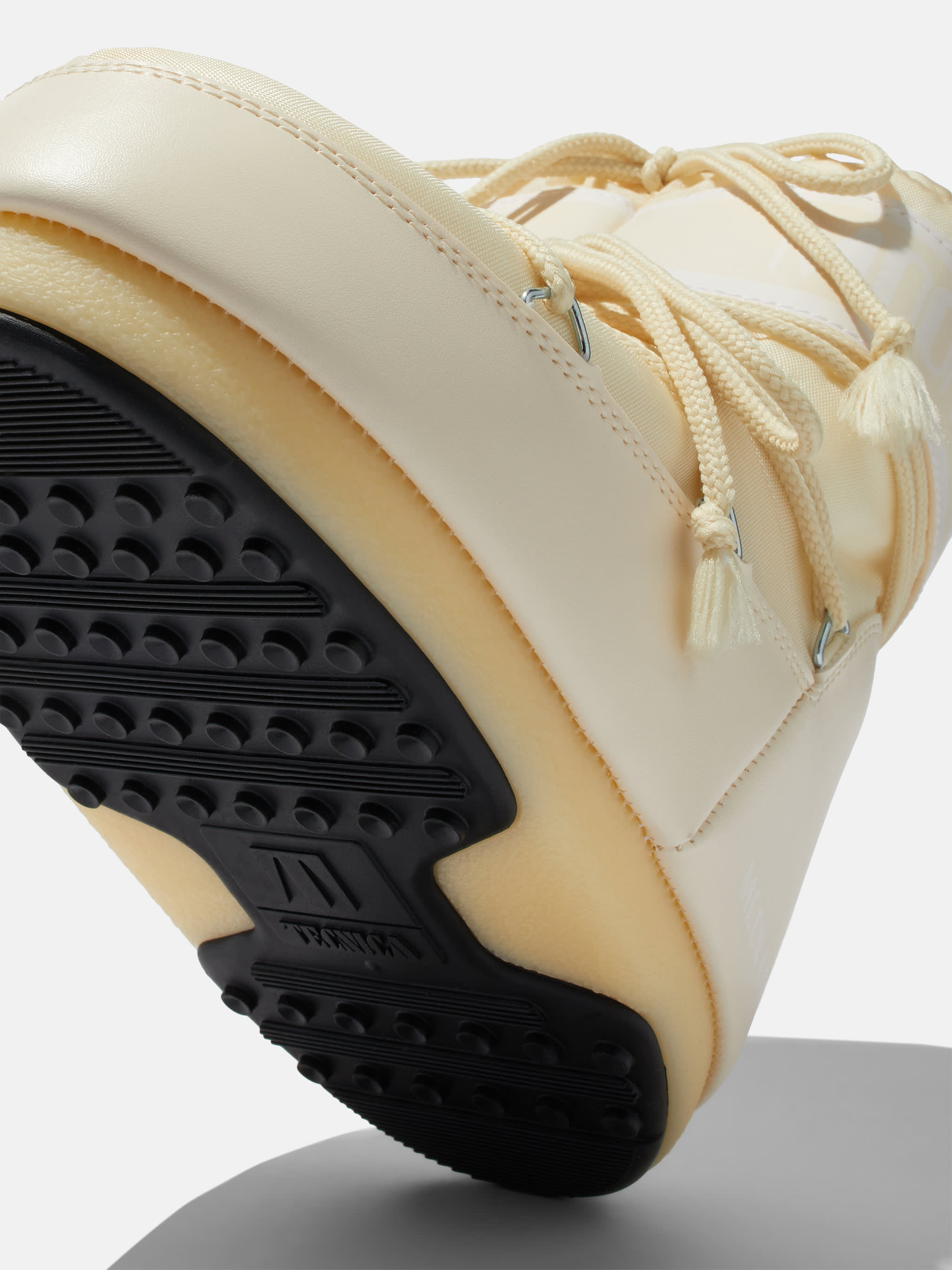 BOTTES ICON LOW CREAM EN NYLON